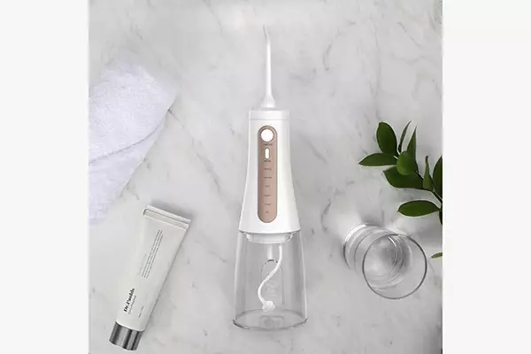 چگونه دندان های خود را در خانه تمیز کنیم